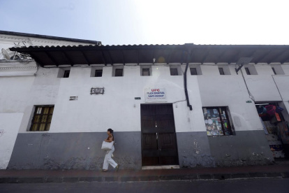En la Rocafuerte y Maldonado,centro de Quito, la UPC estaba cerrada. Desde el mediodía hay venta de droga; también se ve a habitantes de calle, libadores y dicen que hay asaltos.