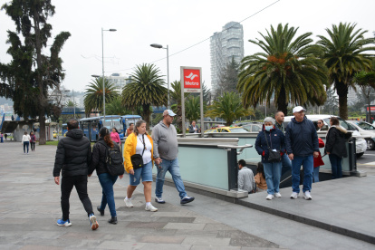 En las estaciones del Metro de Quito y en los trenes habrá controles para evitar el uso de espuma de carnaval o pistolas de agua durante los cuatro días del feriado.