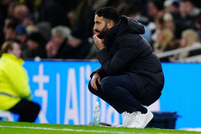 Ruben Amorim, técnico del Manchester, sigue sin hallar al equipo.