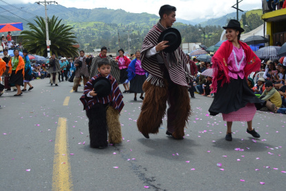 En Guaranda se eligió a las dignidades del Pawkar Raymi quienes lucieron lindos atuendos para el evento.