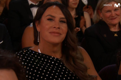 Karla Sofía Gascón mantiene su compostura tras las bromas de Conan O"Brien en los Premios Óscar 2025.