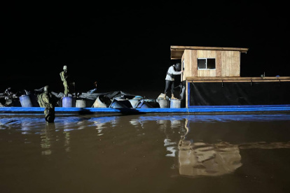 Operativos. El Ejército ecuatoriano decomisó combustible en Puerto El Carmen, Sucumbíos.