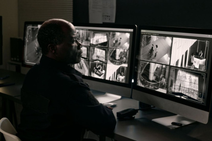 Empresas. Los negocios invierten en última tecnología para asegurar sus establecimientos.