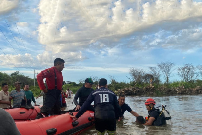 Rescate. Las autoridades indicaron que la labor tuvo mucha dificultad.