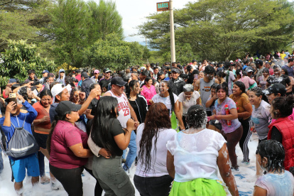 Desfiles, conciertos y comparsas se realizaron para celebrar Carnaval en Quito.