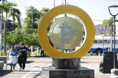 Situación. El FMI reiteró en varias ocasiones lo riesgos del bitcoin.