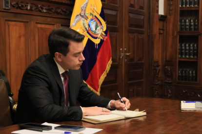 Referencial. El presidente Daniel Noboa firmó el Decreto 551.