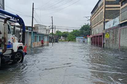 Las inundaciones fueron uno de los problemas más comunes el fin de semana de carnaval en Guayaquil.