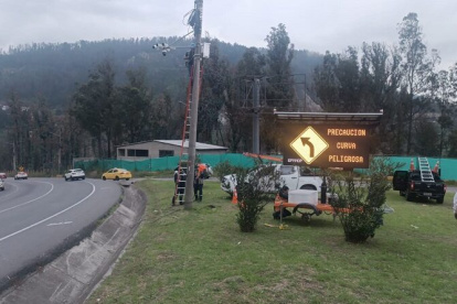 Nuevas señales viales buscan disminuir la siniestralidad en la avenida Simón Bolívar y Ruta Viva