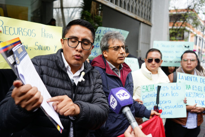 Andrés Quishpe, presidente de la UNE, acudió a la Unidad de la Familia en Quito.