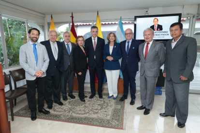 Carlos Ortega, Luis Rivas, Mariano Alocen, Jenny Grau de Mori, Pedro Sanz, Carmina De La Cal, Andrés Collado, Rodolfo Del Pino y Luis Gastezzi.