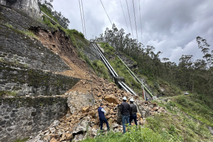 La tubería de la etapa III y IV están afectadas por un deslizamiento de gran magnitud.