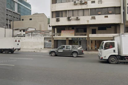 El edificio está ubicada en avenida Quito y Vélez, en el centro de Guayaquil.