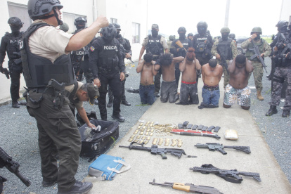 12 personas en 200 allanamientos realizados en operativos en Socio Vivienda 1 y 2, Nueva Prosperina, Guacharaca y La Barraca.