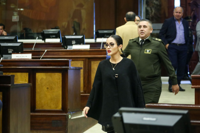 Viviana Veloz, de la Revolución Ciudadana, preside la Asamblea Nacional.