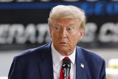 El gobierno de Donald Trump cambia la aplicación para que migrantes puedan autodeportarse.