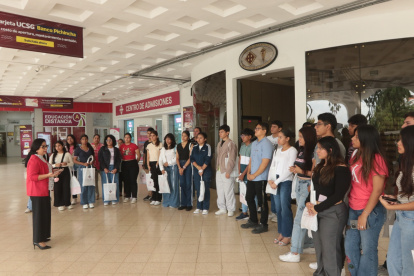 La Decana de la Facultad de Arte y Humanidad, Alemania González dio la bienvenida a los nuevos aspirantes.