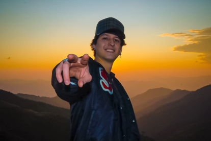 El cantante llegó a Guayaquil para promocionar su nueva canción