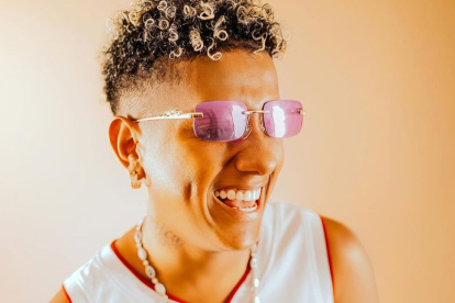 Jombriel hace historia con su éxito "Vitamina"