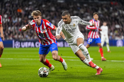 Real Madrid lleva la ventaja (2-1) sobre Atlético de Madrid en los octavos de final de Champions League