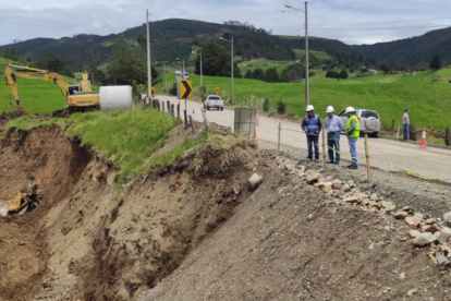 La vía Cuenca-Girón-Pasaje presenta tramos afectados que están siendo intervenidos por el MTOP