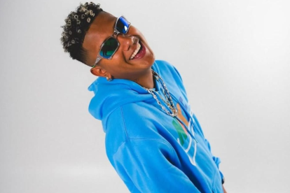 A sus 21 años, Jombriel se ha consolidado como uno de los artistas ecuatorianos más influyentes.