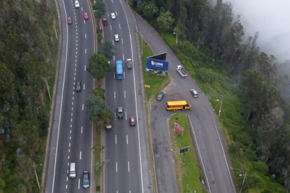Se registra lluvia y neblina en la avenida Simón Bolívar este 13 de marzo de 2025.