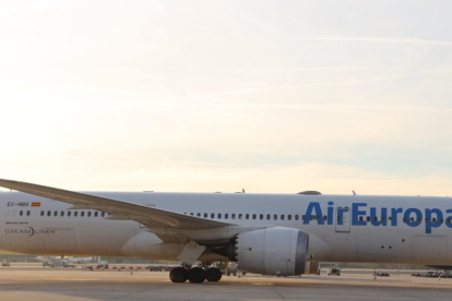 La erolínea conectará directamente las ciudades ecuatorianas con Madrid.