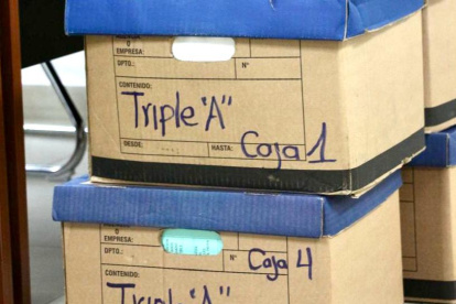 La Fiscalía investiga al alcalde de Guayaquil, Aquiles Álvarez, por una presunta comercialización ilegal de diesel.