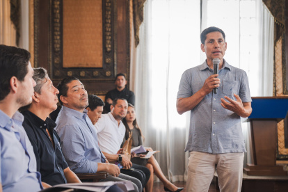 El campeón mundial participó del Concejo Municipal