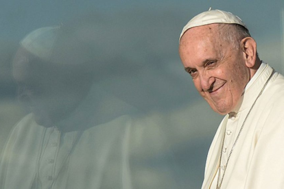 El Papa Francisco recibe atención médica en el Hospital Gemelli de Roma, un centro de salud histórico para los pontífices
