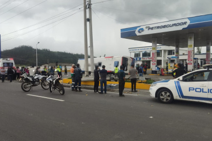 En la Panamericana Norte, en el sector de Carabuela, se volcó el bus.