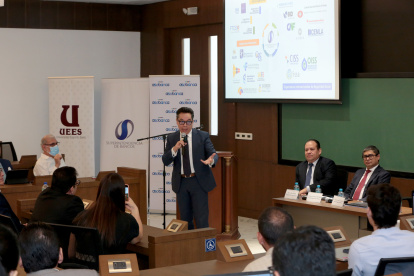 Autoridad: El Superintendente de Bancos, Roberto Romero Von Buchwald.