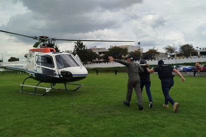 Operativo de traslado de Mayra Salazar. Se usó un helicóptero de la Policía Nacional.