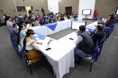 Imagen referencial para graficar este artículo sobre la mujer en la política.