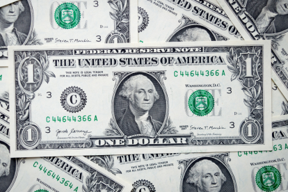 El billete de 1 dólar con patrón numérico secuencial único es altamente valorado por coleccionistas y podría alcanzar un precio superior a los 60,000 dólares.