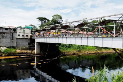 El derrame de crudo en la provincia de Esmeraldas ha causado una grave crisis ambiental.