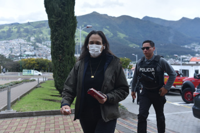 La ministra Inés Manzano estuvo dirigiendo el COE Nacional este 16 de marzo.