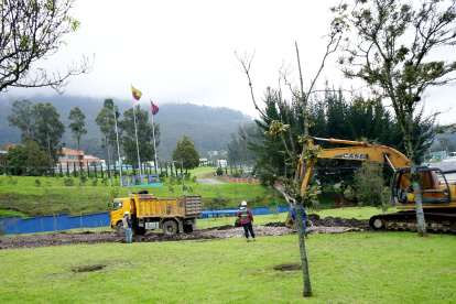 Los trabajos se concentran la vía paralela a la av. Mariscal Sucre, que se ubica al ingreso a la Universidad UTE.