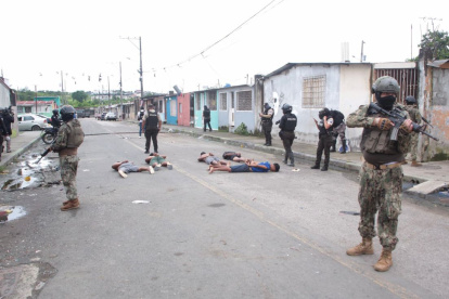 El Bloque de Seguridad realizó allanamientos en Socio Vivienda 2.