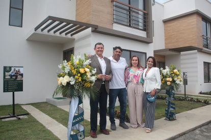 Representantes de Investeam y Grupo Hanna, promotoras del proyecto Cimabela.