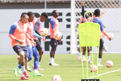 Cristian Ramírez destacó la unión y compromiso que hay en la Tricolor.