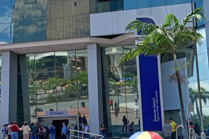 El edificio de Servicios de Rentas Internas en Guayaquil.