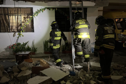 La fuga de gas provocó una explosión que causó daños a varias viviendas en La Ofelia, norte de Quito.