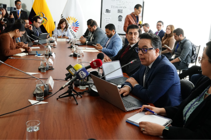 El caso Ligados genera polémica en Ecuador, con posibles juicios políticos para los involucrados.