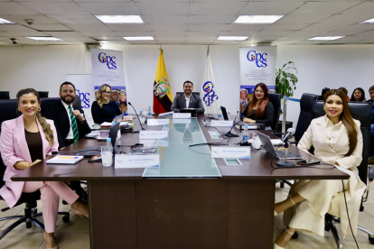Los integrantes del CPCCS, en una sesión, el 26 de febrero del 2025.