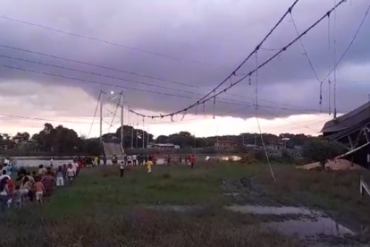 Un video muestra el colapso del puente Magro en Daule.