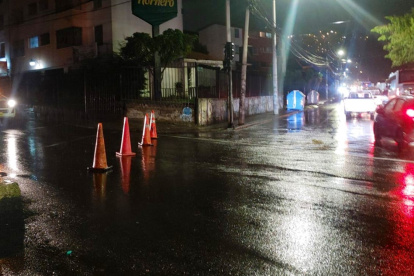 Las intensas lluvias comenzaron en el sur y los valles. Luego avanzaron hacia el norte de la ciudad.