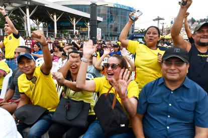 Encuentro. En dos espacios de Guayaquil transmitirá el partido.