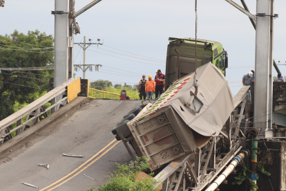 En el sitio aún se buscan desaparecidos. Las familias hablan de una víctima más hallada este viernes 21 de marzo.